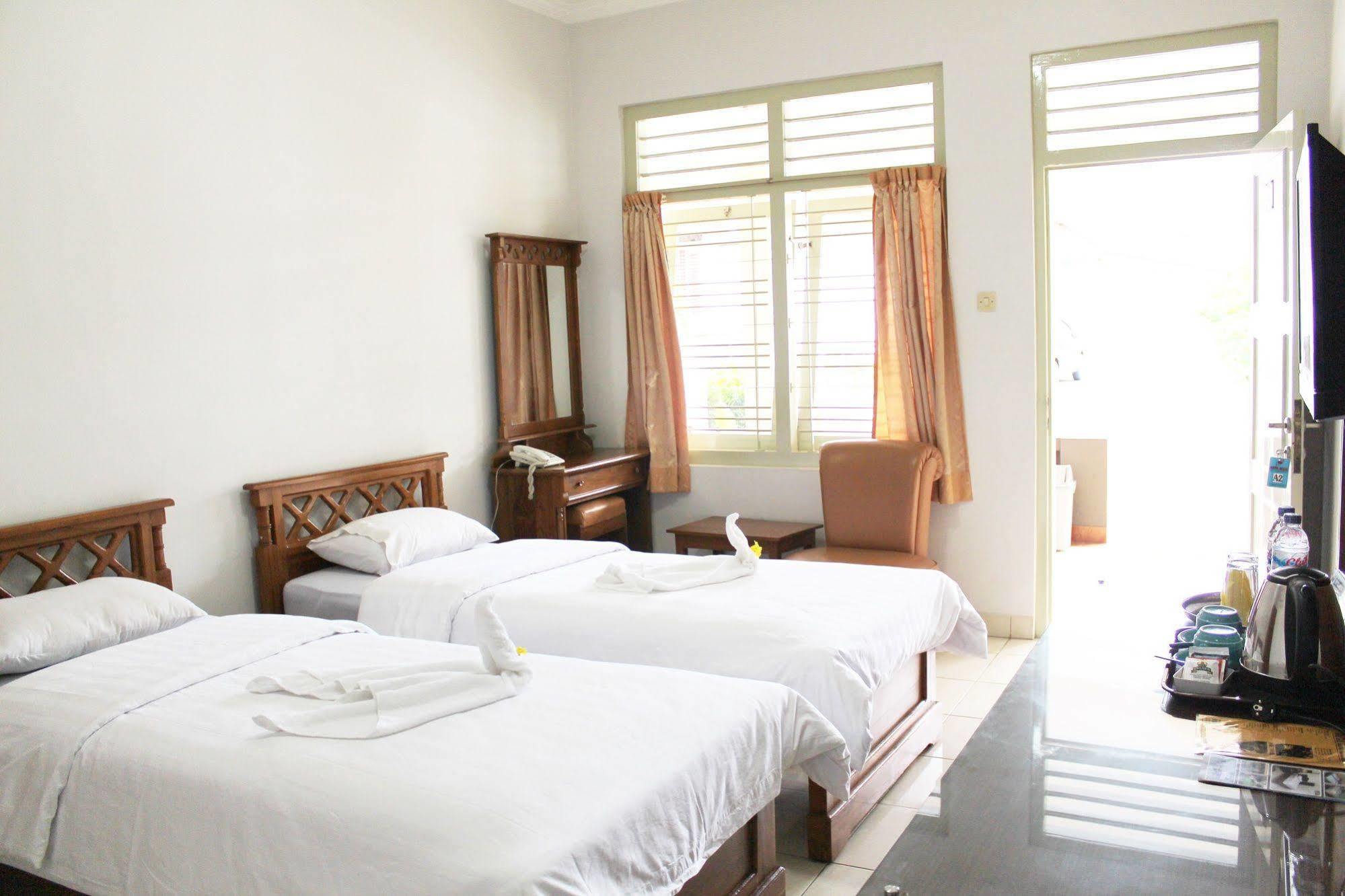 Hotel Besar Purwokerto Zewnętrze zdjęcie